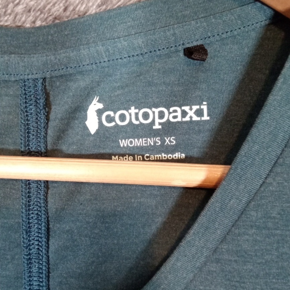 Cotopaxi Womens Paseo Travel V Neck T Shirt Womens Xs Short Sleeve - Picture 2 of 9